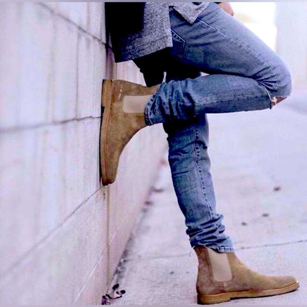 COMMON PROJECTS Chelsea Boots